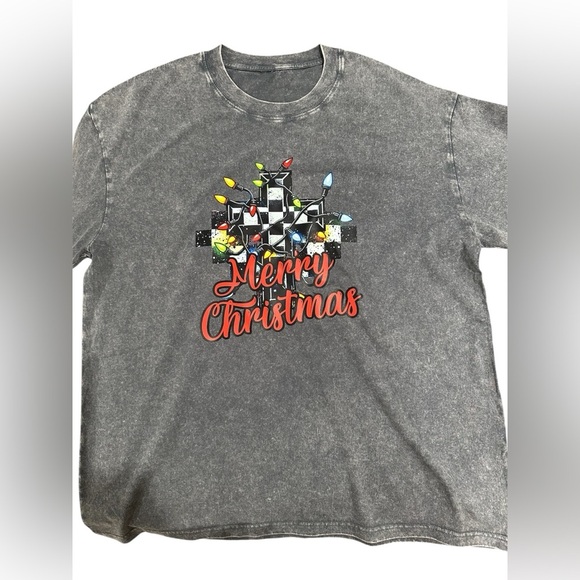 NEW Unisex Oversized Stonewashed Merry Christmas Graphic T-Shirt - Picture 1 of 2